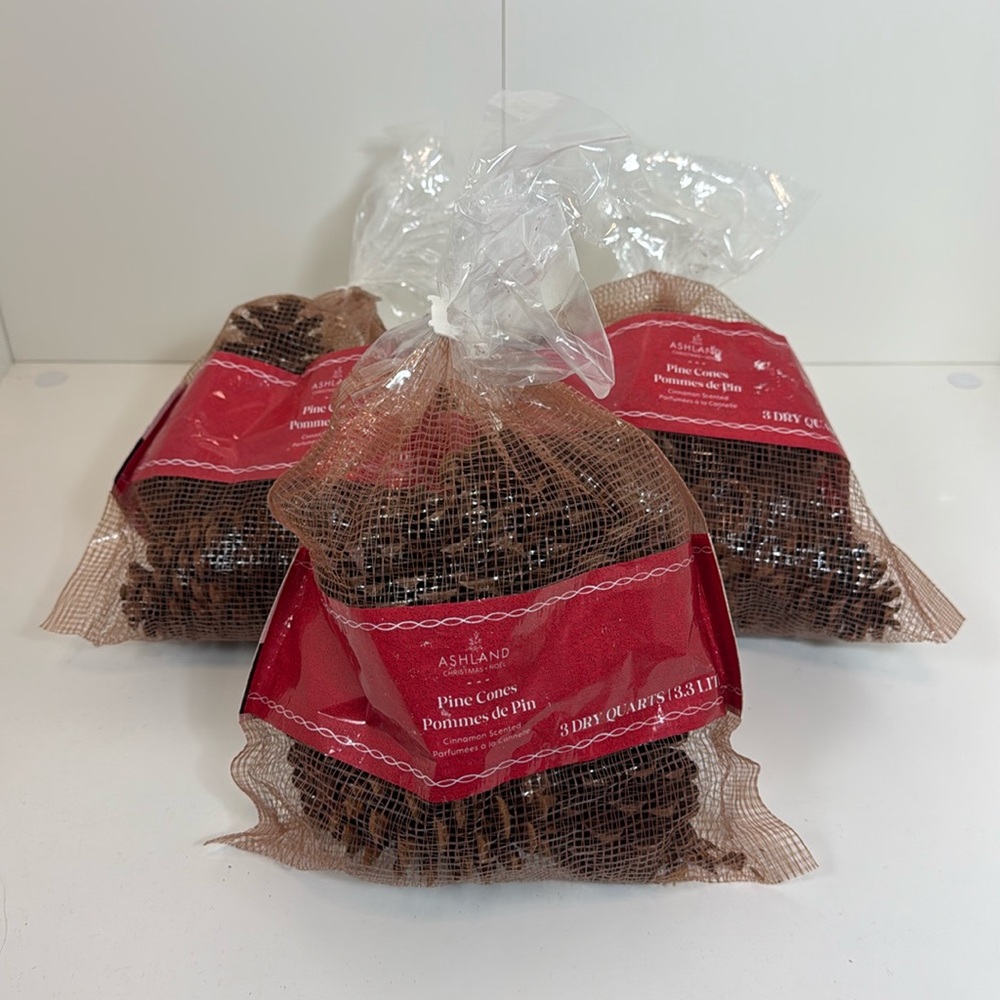 NWT 3 Bags Of Cinnamon Scented PineCones